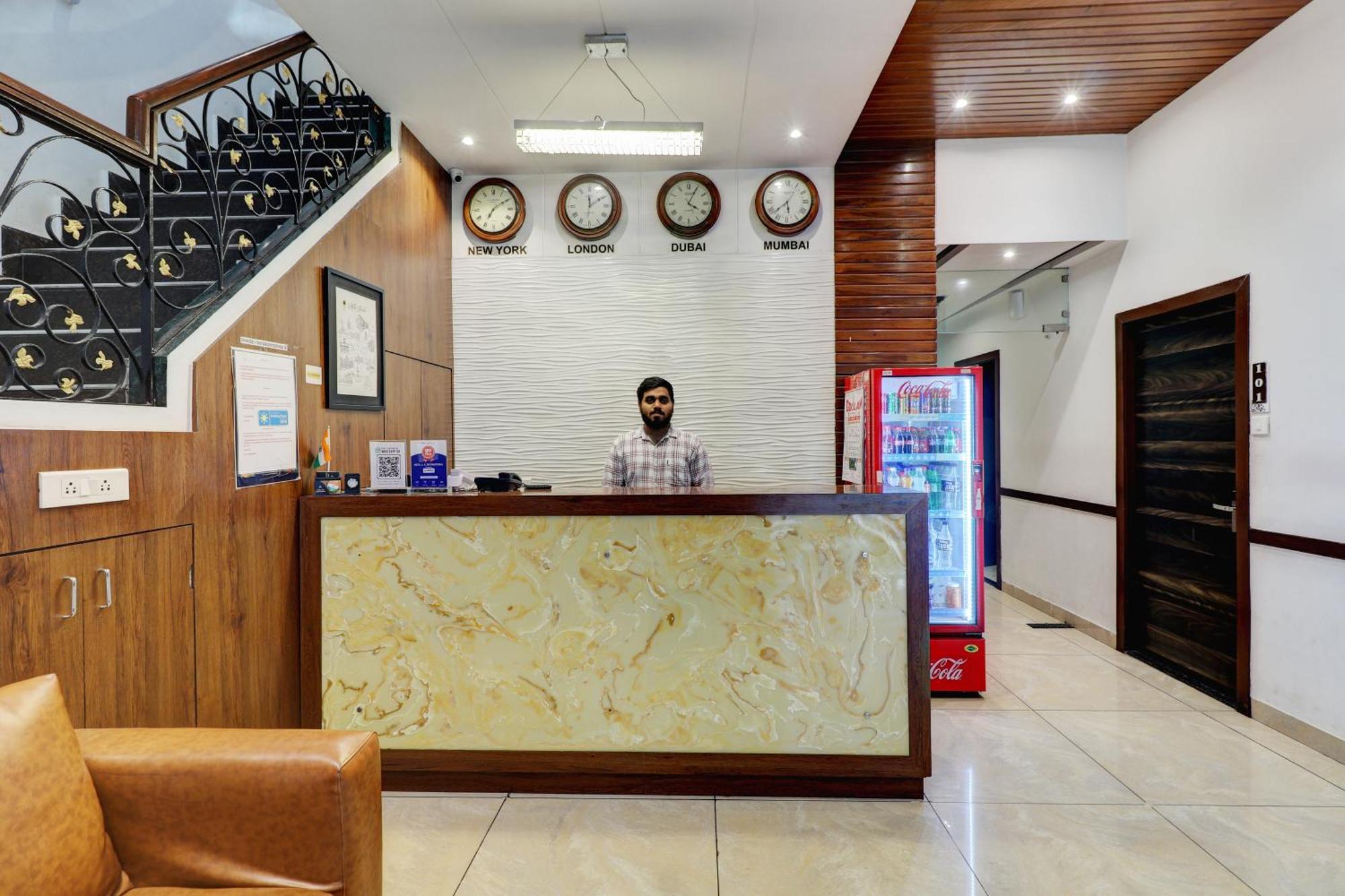 מומביי Hotel A. K. International - Fort מראה חיצוני תמונה