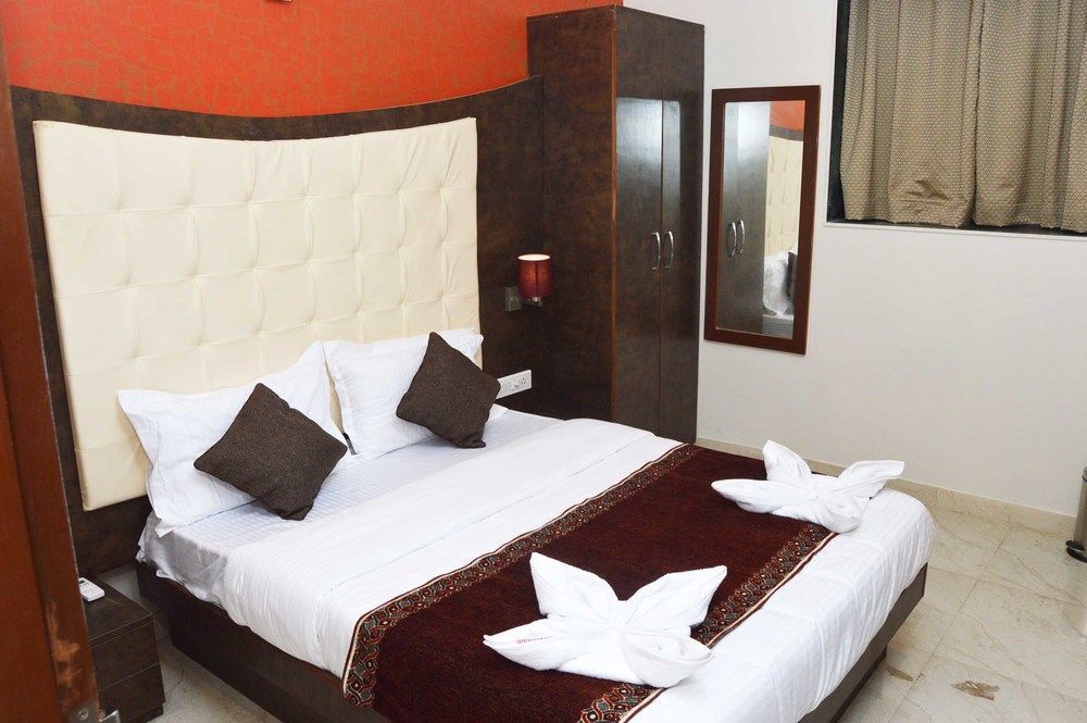 מומביי Hotel A. K. International - Fort מראה חיצוני תמונה