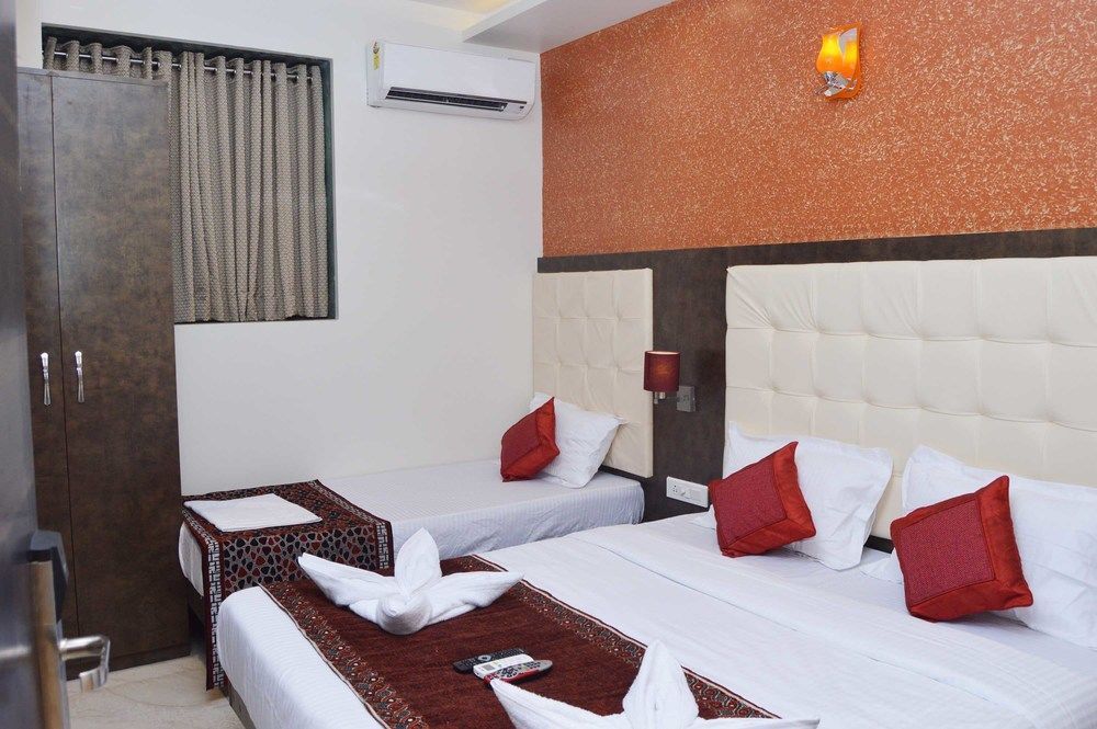 מומביי Hotel A. K. International - Fort מראה חיצוני תמונה