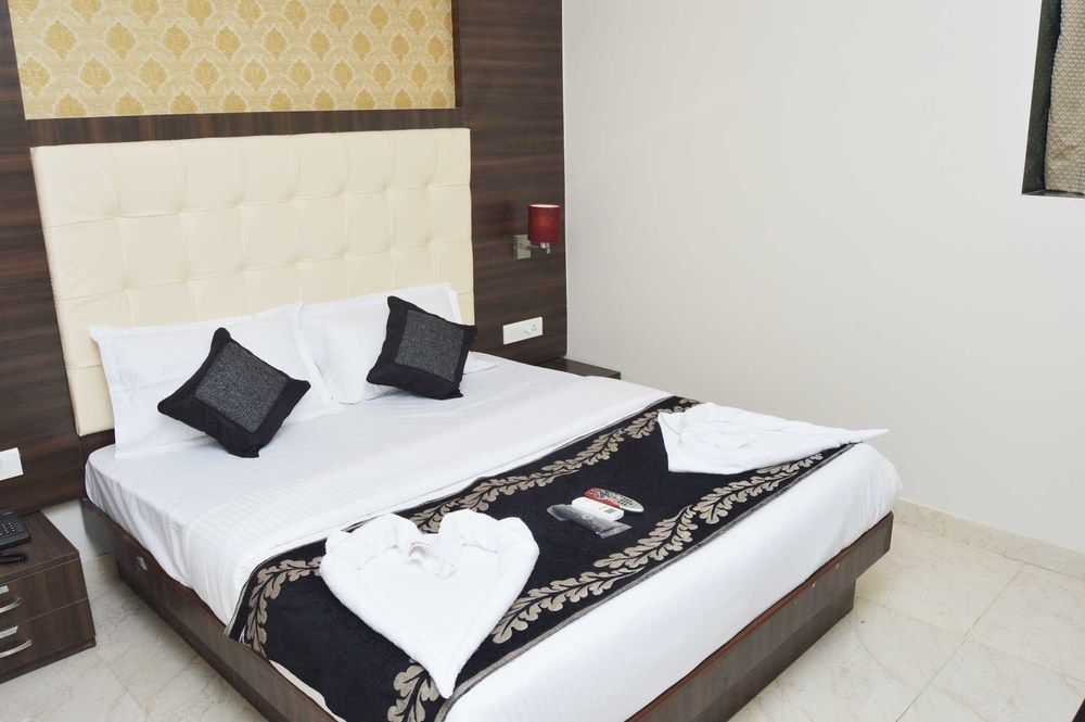 מומביי Hotel A. K. International - Fort מראה חיצוני תמונה